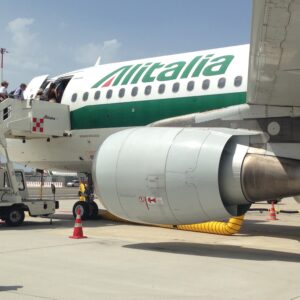 caio, Un aereo Alitalia sulla pista di Fiumicino