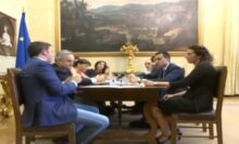 Patriota, Matteo Renzi incontra Luigi Di Maio e una delegazione del M5S