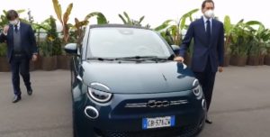 Palazzina del Lingotto, John Elkann presenta la 500 elettrica sulla pista del Lingotto