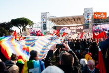 Bombardamenti, Manifestazione per la pace a Roma