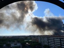 centocelle, incendio su viale Palmiro Togliatti