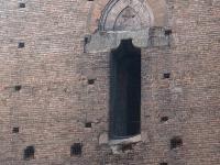 Torre Galluzzi, La Torre Galluzzi a Bologna aveva la porta d'ingresso a 10 metri d'altezza come difesa dagli assalti