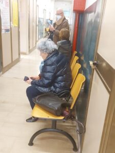 Riduzione dei tempi di attesa, Pazienti in attesa nel Policlinico Umberto I di Roma