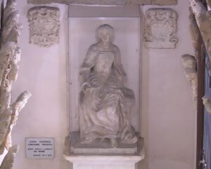 Elena Lucrezia Cornaro, La statua di Elena Lucrezia Cornaro Piscopia all'Università di Padova